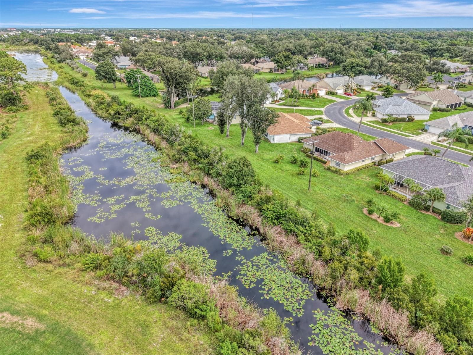 Single Family Residence at 426 BERMUDA ISLES CIR, VENICE, photo 67 of 97