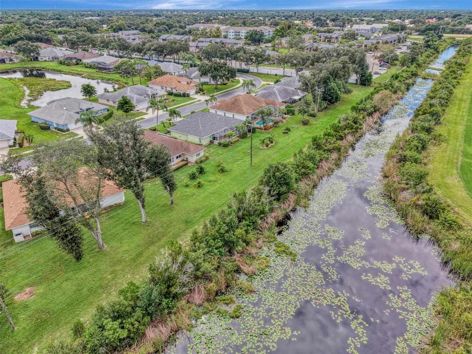 Single Family Residence at 426 BERMUDA ISLES CIR, VENICE, photo 68 of 97