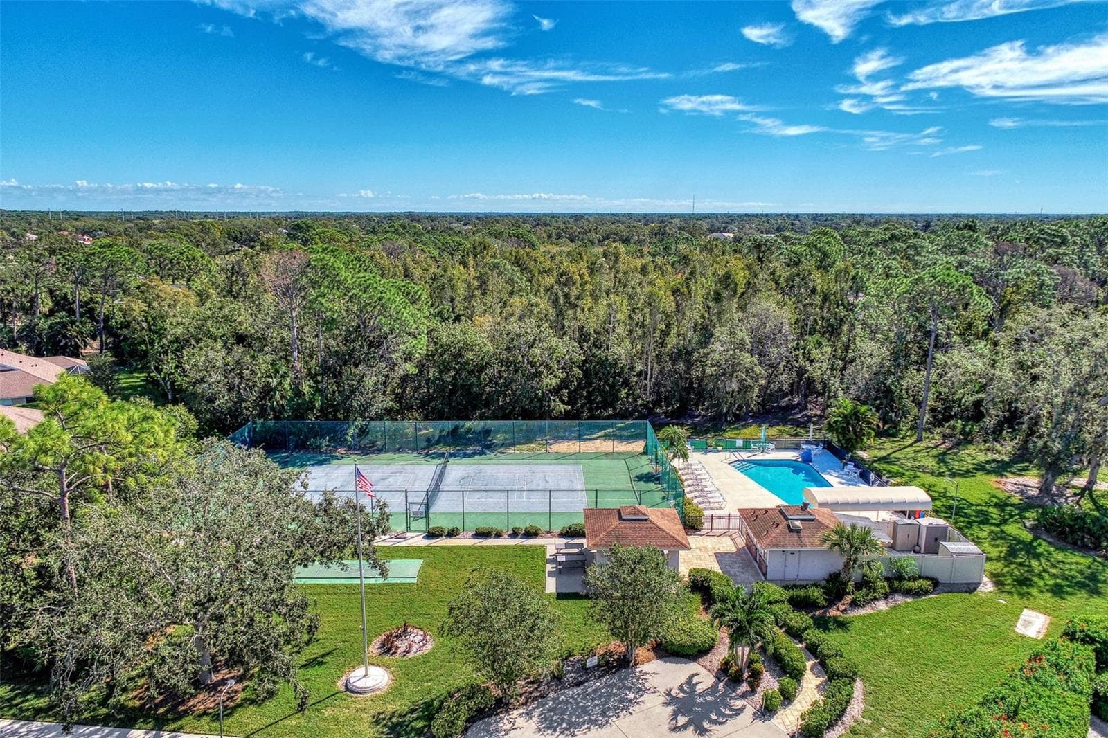 Single Family Residence at 426 BERMUDA ISLES CIR, VENICE, photo 86 of 97