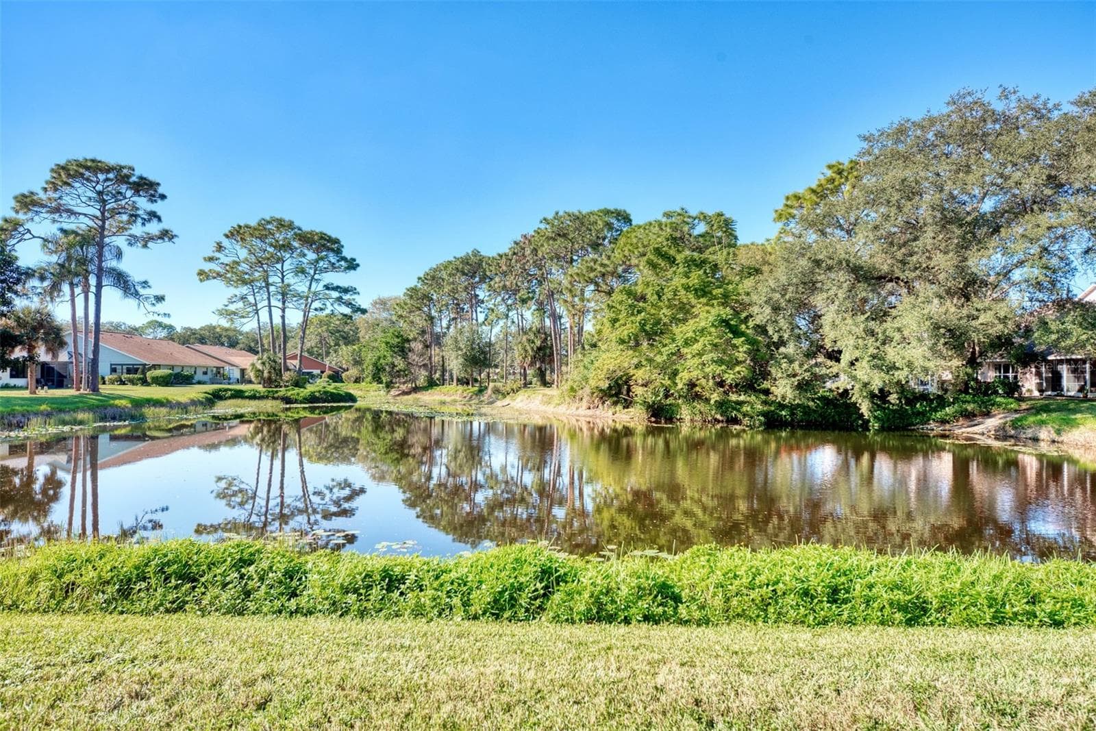 Single Family Residence at 426 BERMUDA ISLES CIR, VENICE, photo 91 of 97
