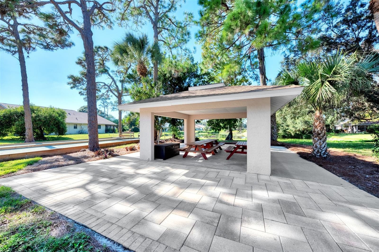 Single Family Residence at 426 BERMUDA ISLES CIR, VENICE, photo 92 of 97