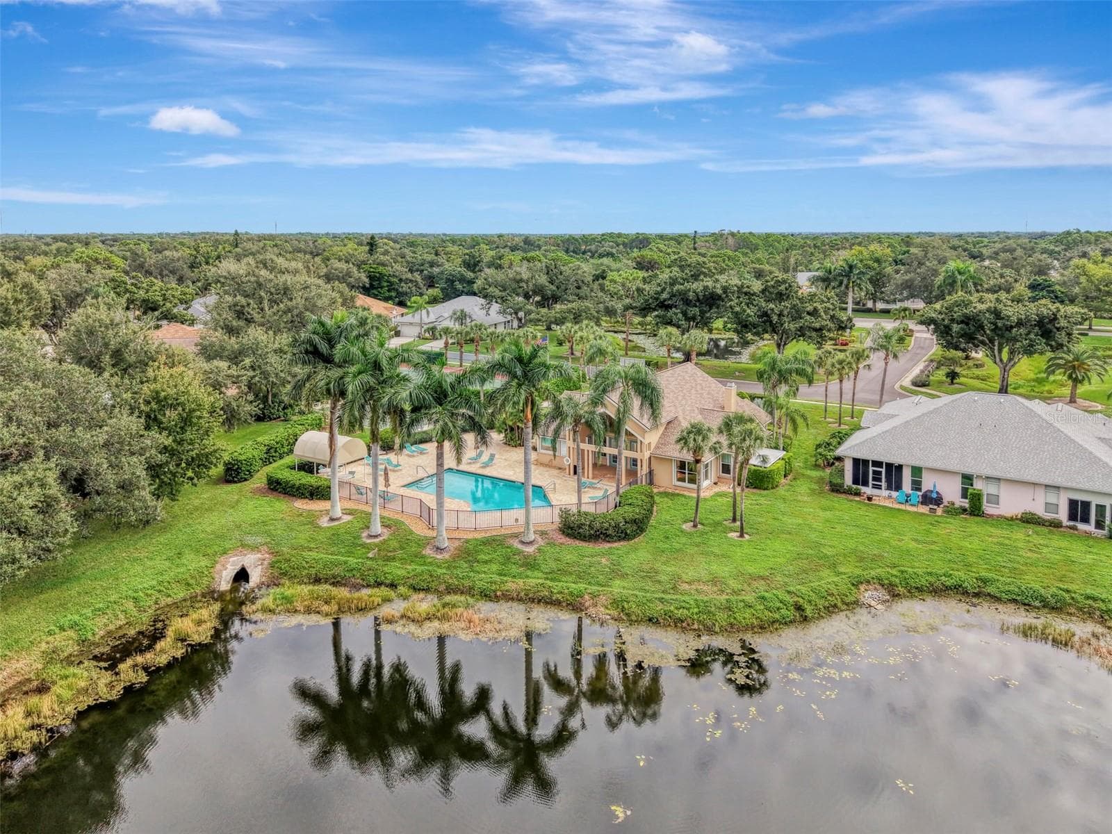 Single Family Residence at 426 BERMUDA ISLES CIR, VENICE, photo 95 of 97