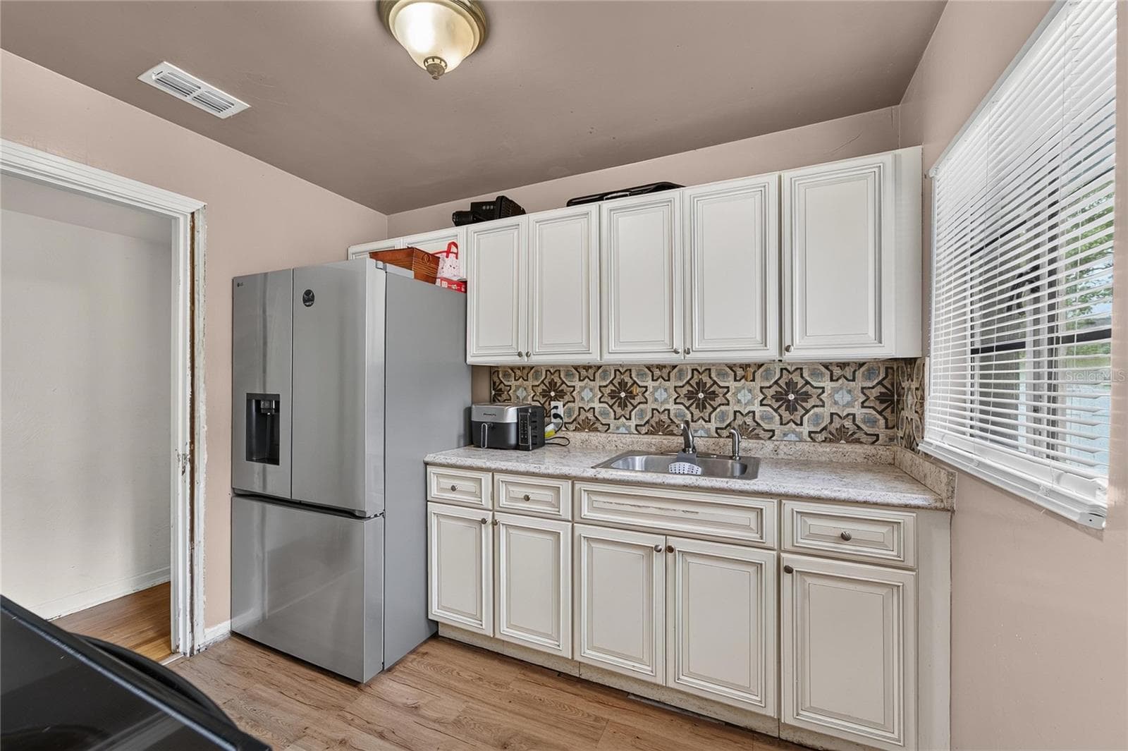 Single Family Residence at 627 HOLLY PL, LAKELAND, photo 9 of 22