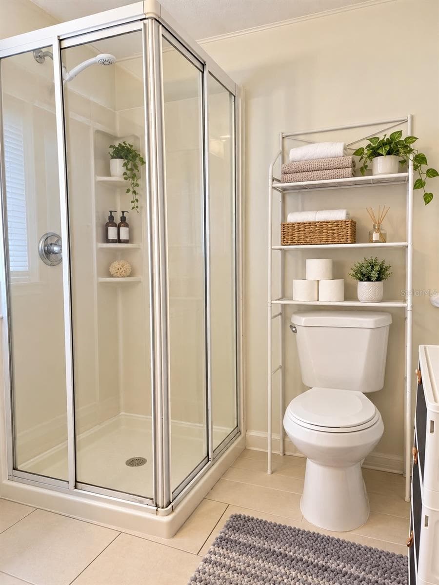 Guest house bath - 5342 W ROMEO LN, DUNNELLON