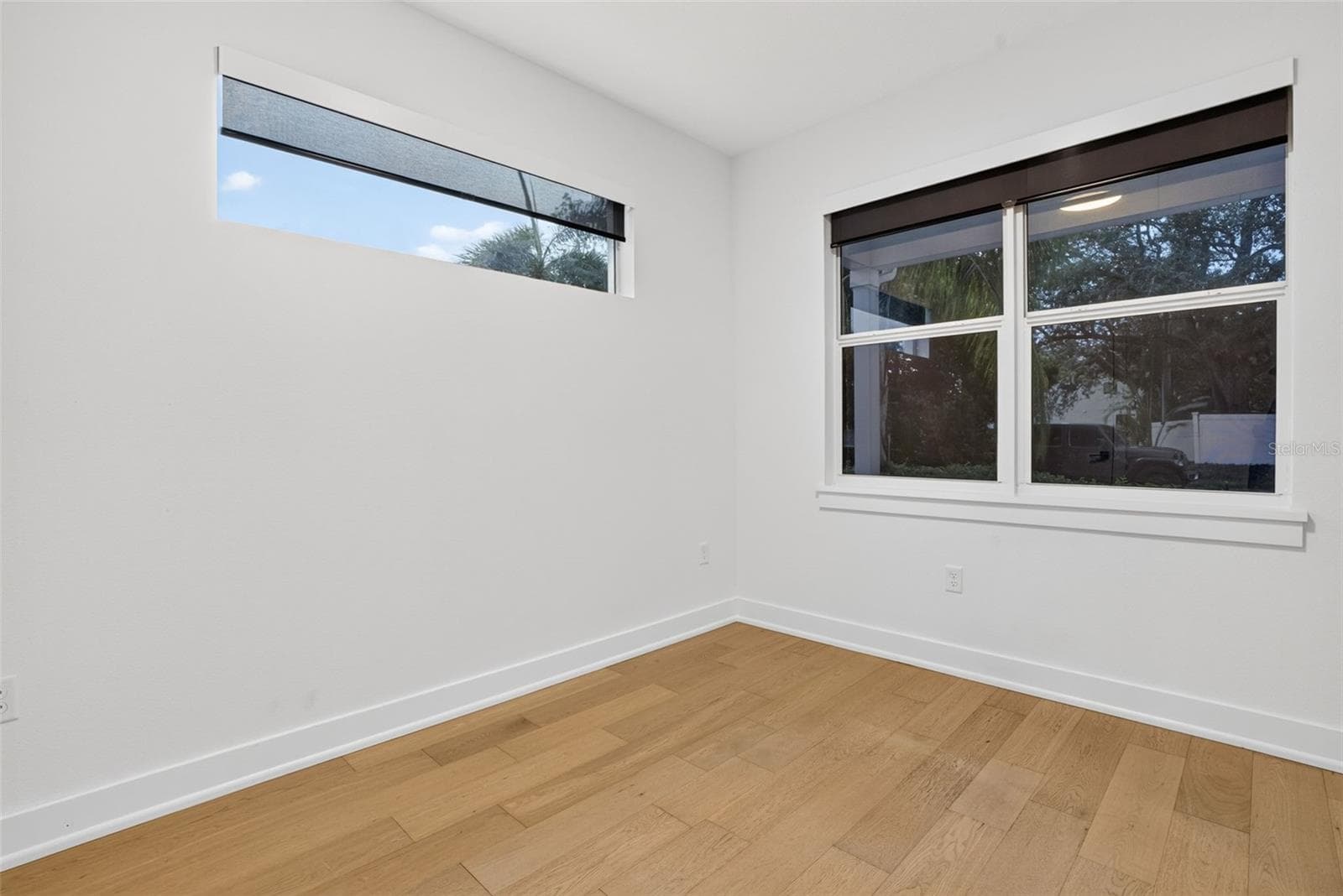 First Floor Office or Bedroom with a closet. - 5818 1/2 S 6TH ST, TAMPA