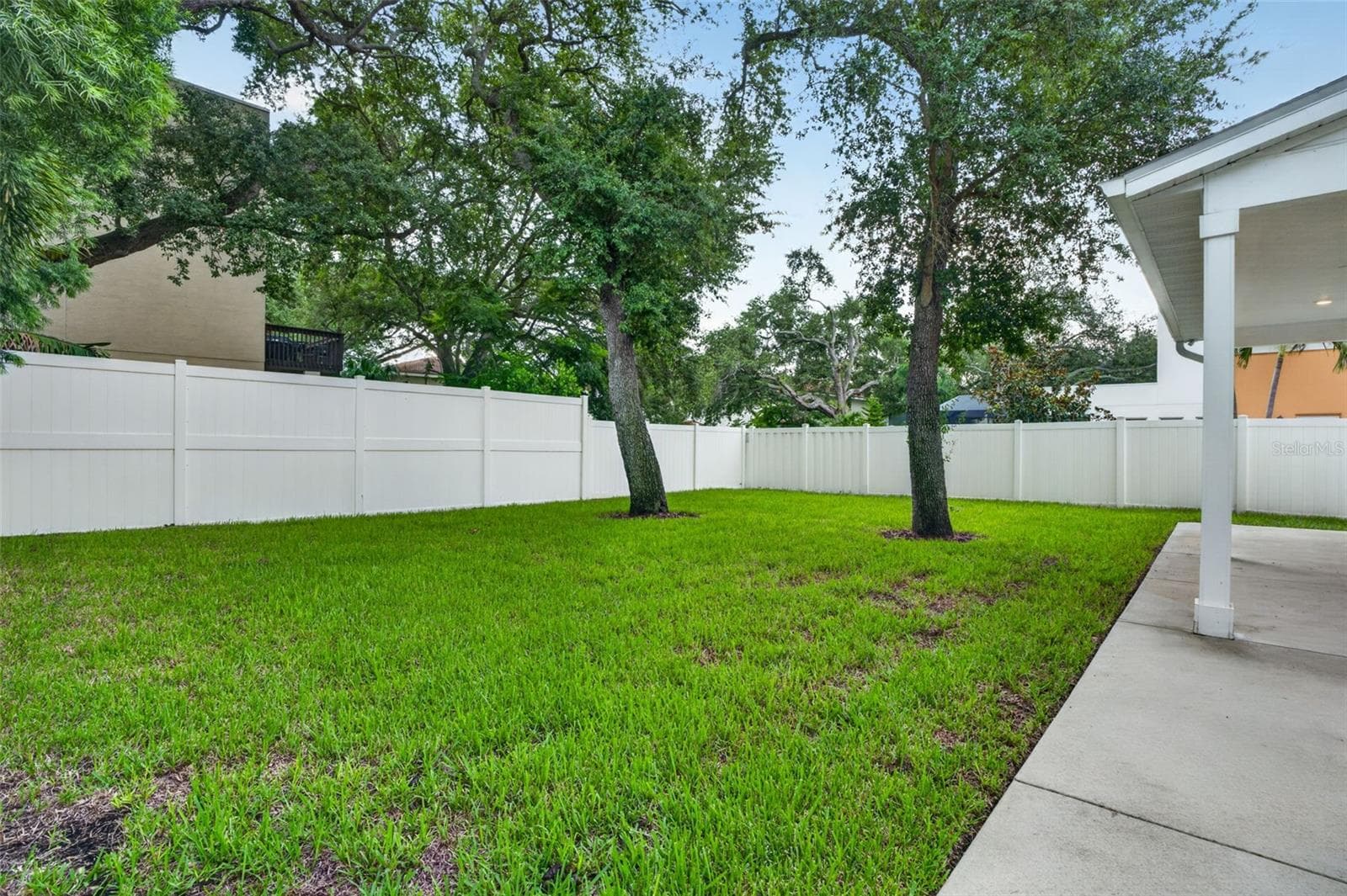 Backyard and Patio. - 5818 1/2 S 6TH ST, TAMPA