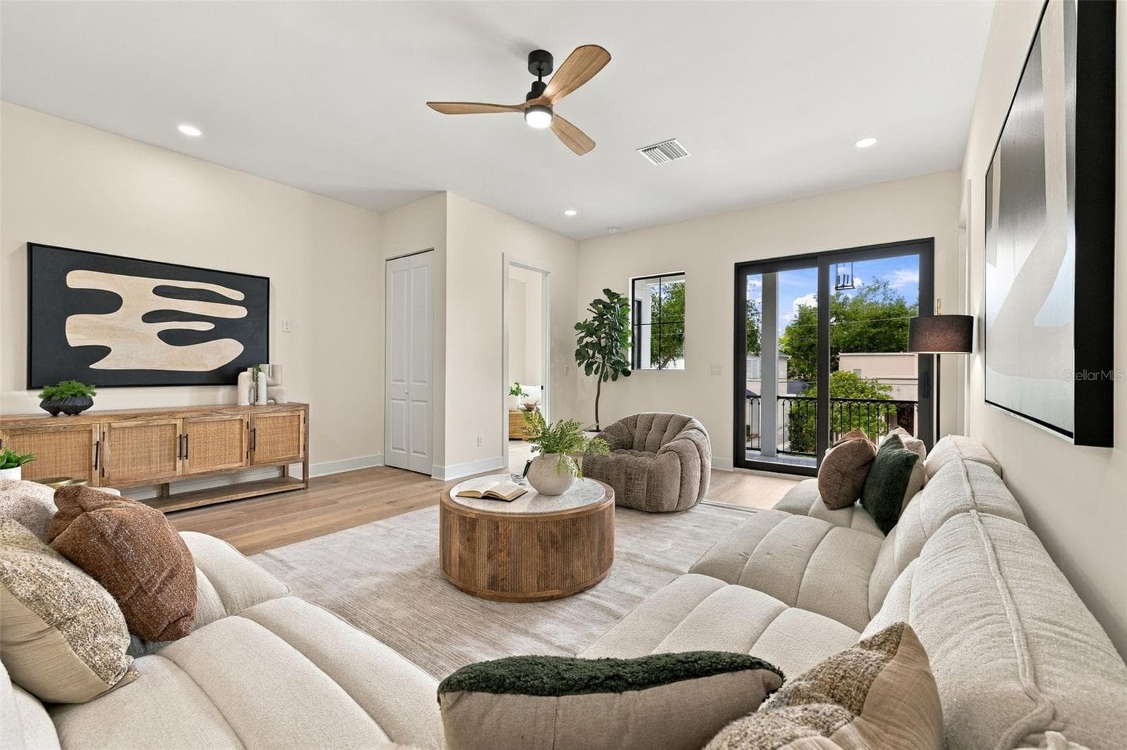 Single Family Residence at 3604 W LEONA ST, TAMPA, photo 23 of 50