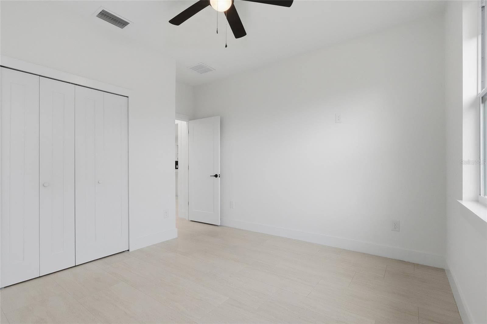 Single Family Residence at 926 11TH AVE S, ST PETERSBURG, photo 33 of 41