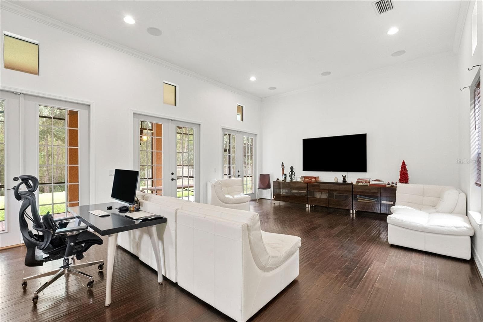 Living Room - 8264 DUNHAM STATION DR, TAMPA