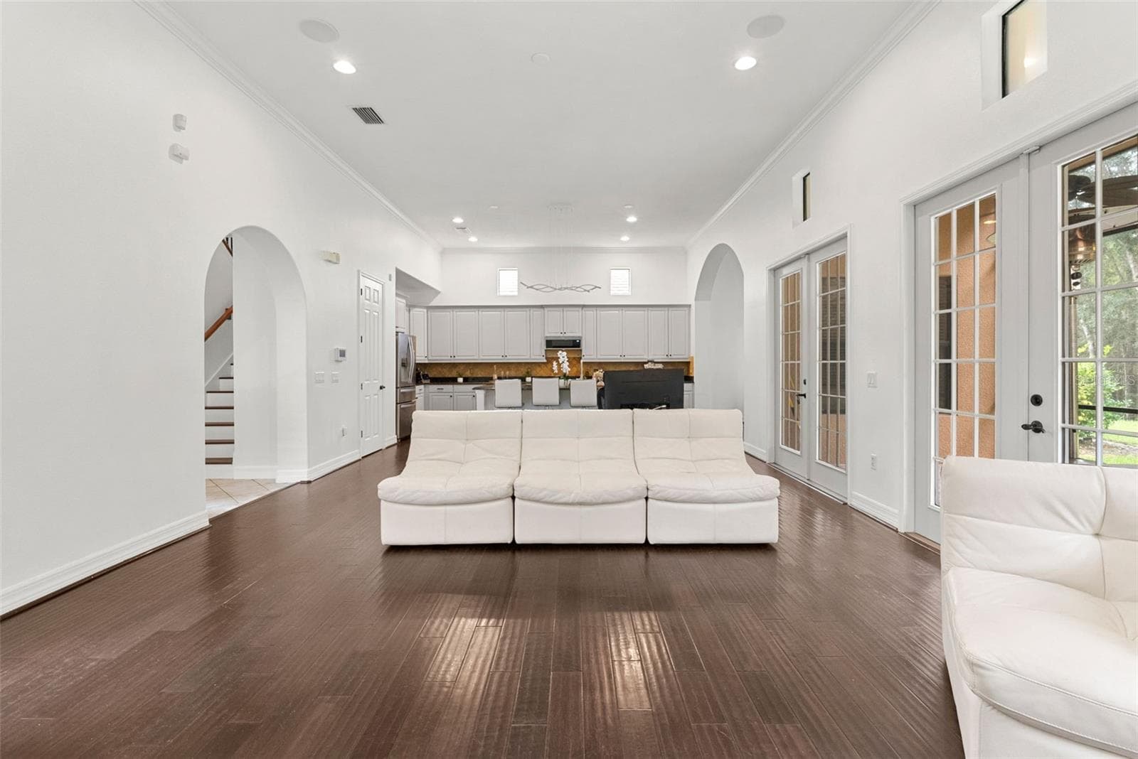 Living Room - 8264 DUNHAM STATION DR, TAMPA