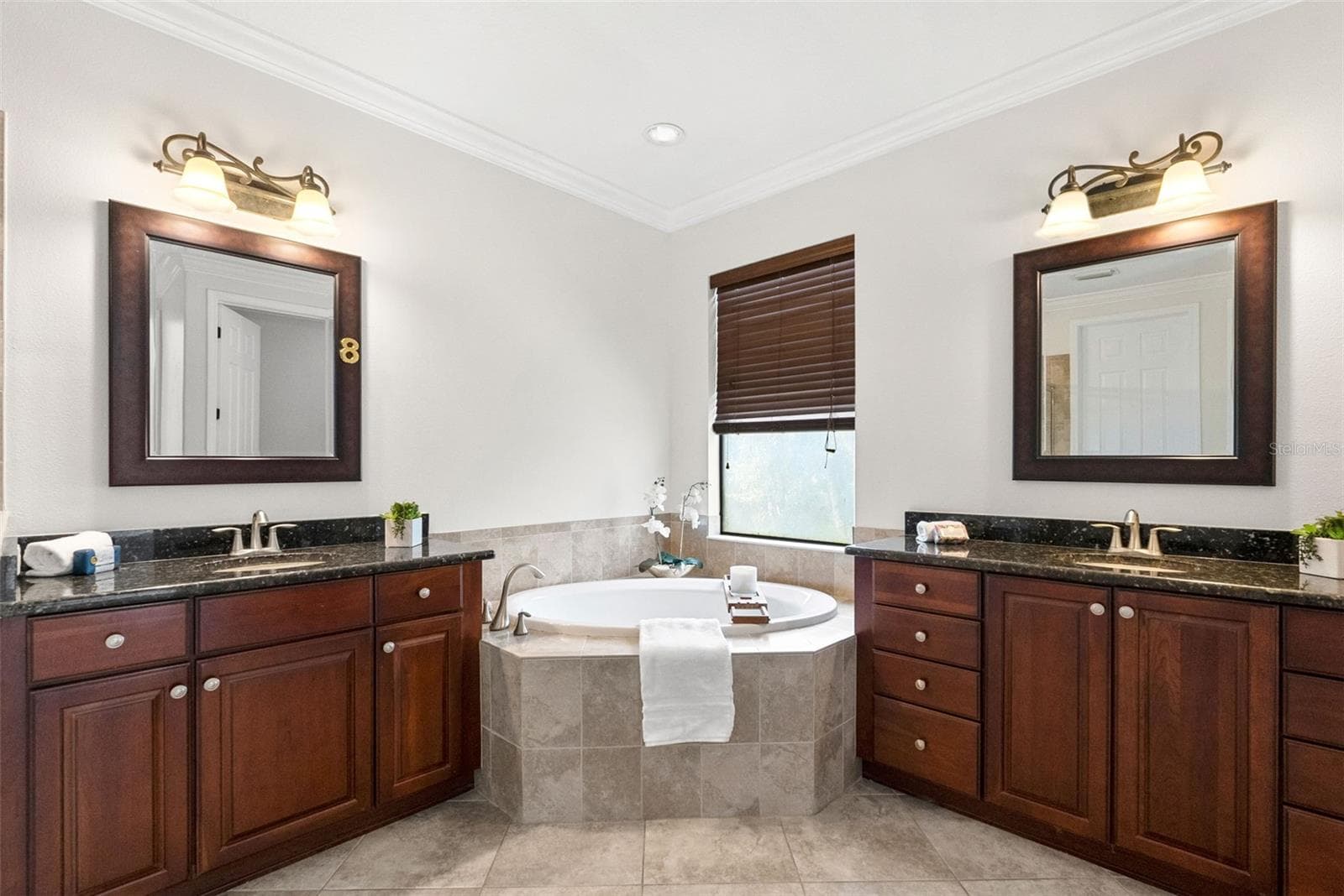 Primary En-Suite-Dual Sink Vanities - 8264 DUNHAM STATION DR, TAMPA