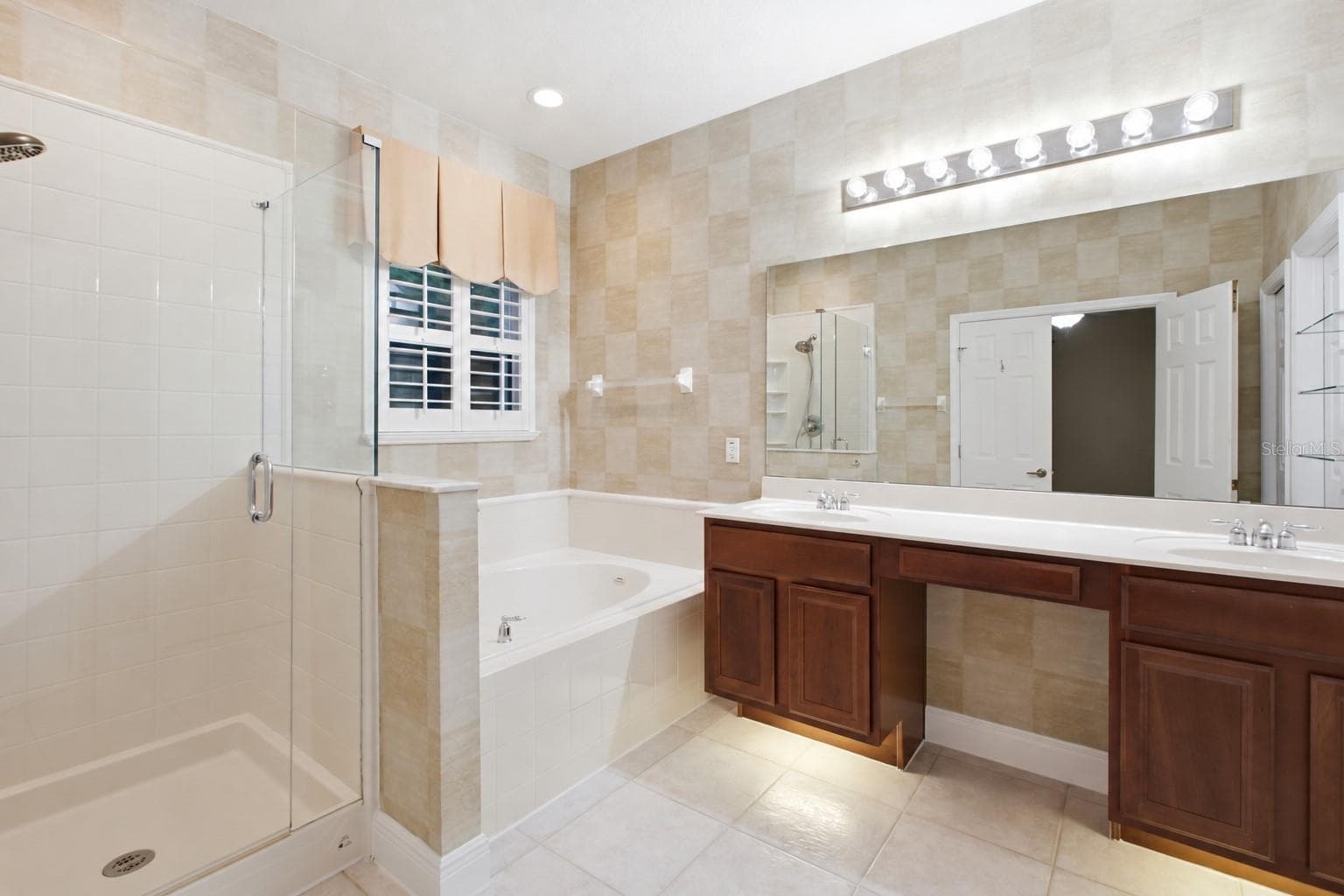 Master Bathroom - 1538 TALLY CIR, OVIEDO
