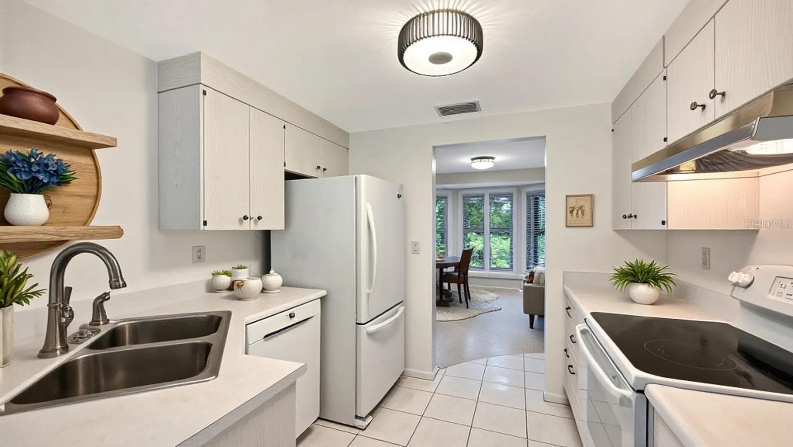 Staged Kitchen - 2610 REGATTA DR, SARASOTA