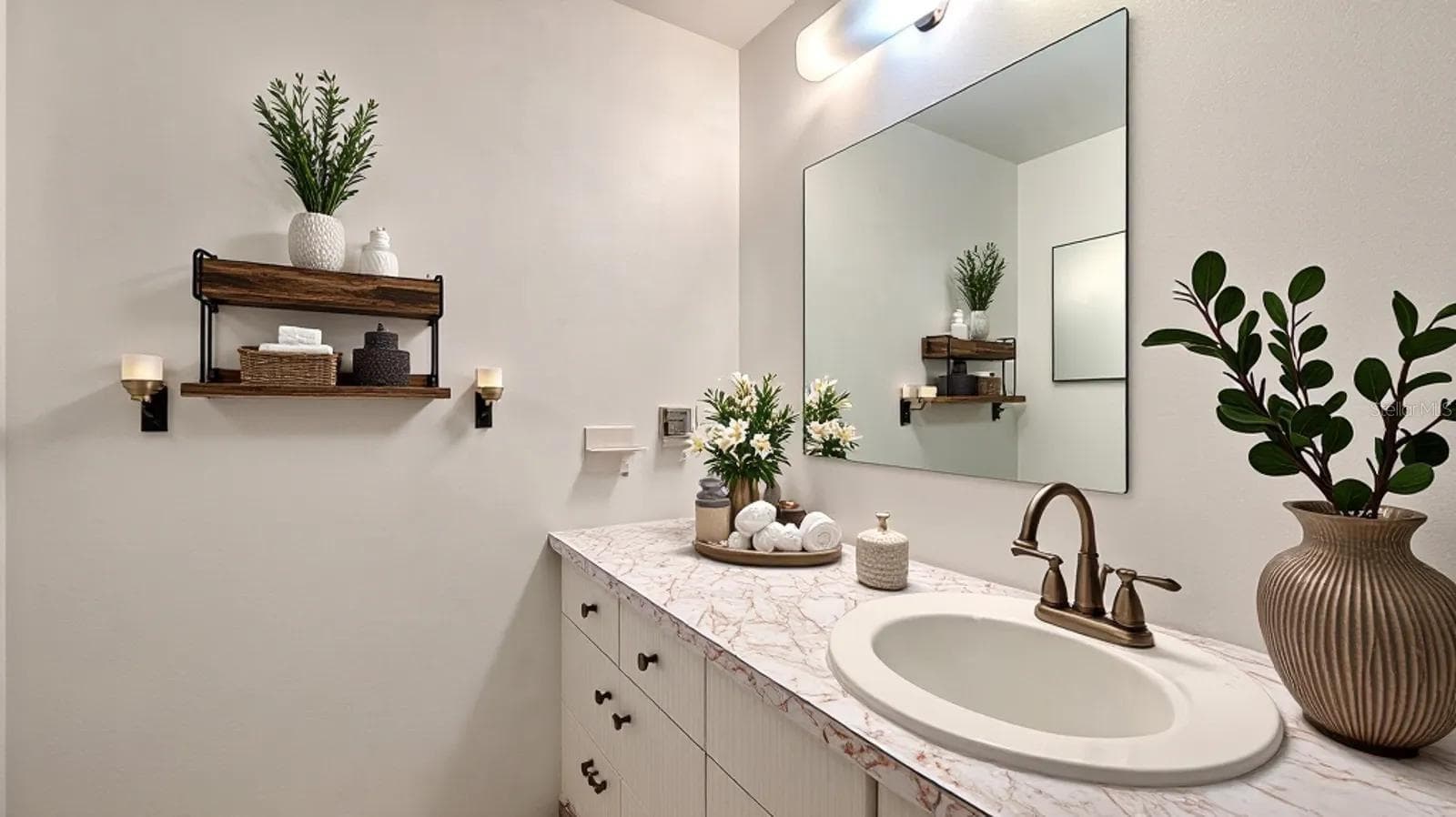 Staged Primary Bathroom - 2610 REGATTA DR, SARASOTA