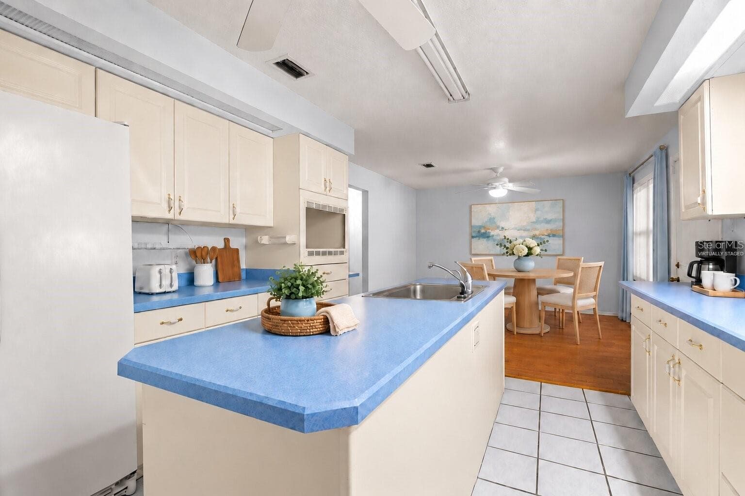 Virtually Staged - Kitchen and Dining Room - 1000 EDMUND AVE, DUNDEE