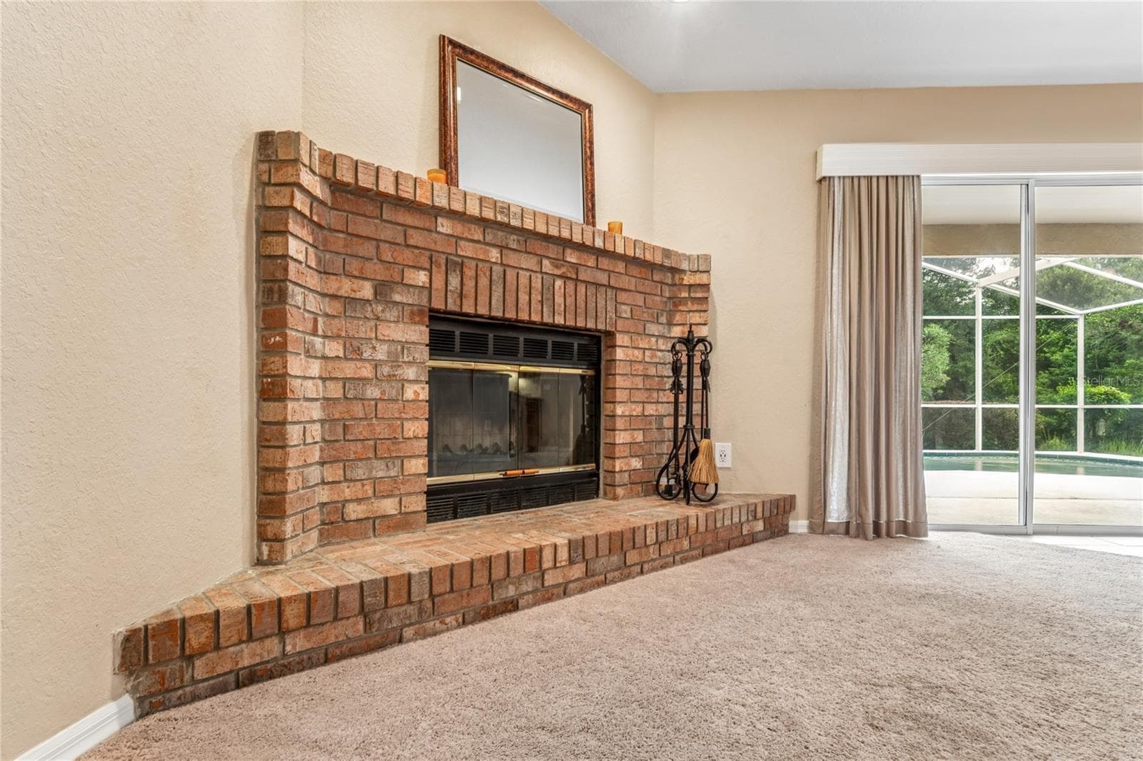 Woodburning Fire Place - 14433 LINDEN DR, SPRING HILL