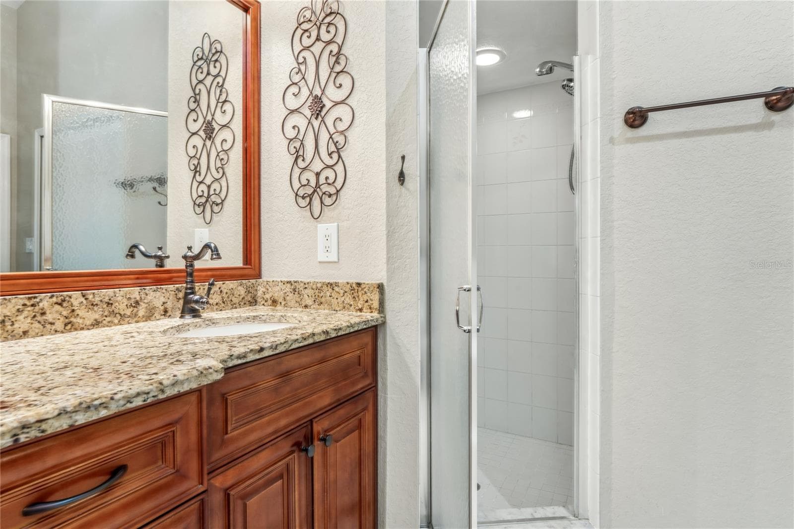 Granite Counter, Shower - 14433 LINDEN DR, SPRING HILL