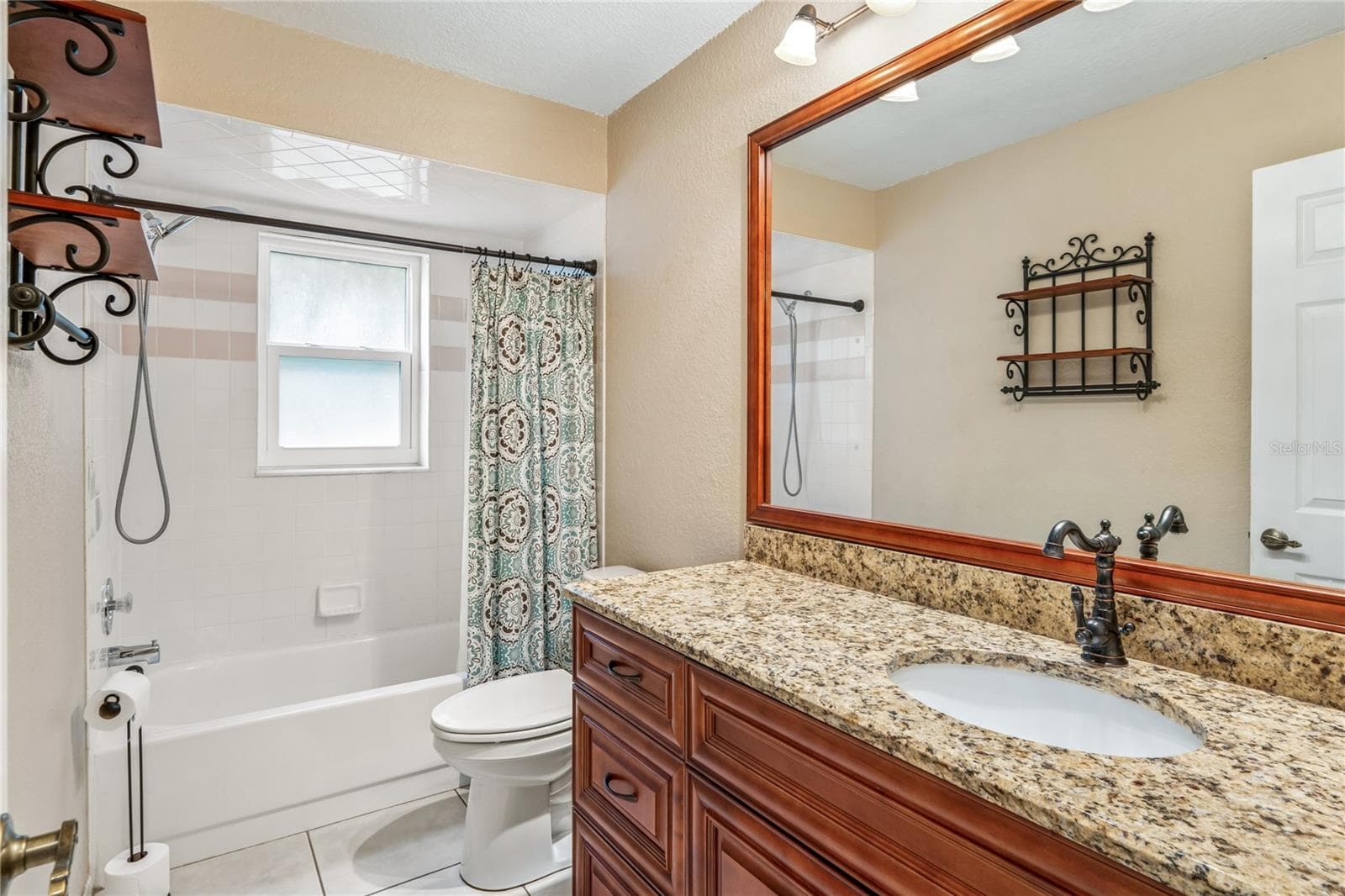 Bath 2 - 14433 LINDEN DR, SPRING HILL