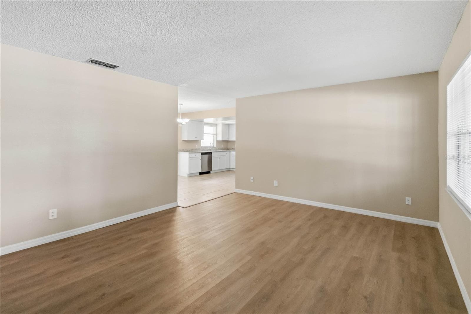 Single Family Residence at 113 LIDO RD, WINTER SPRINGS, photo 6 of 25