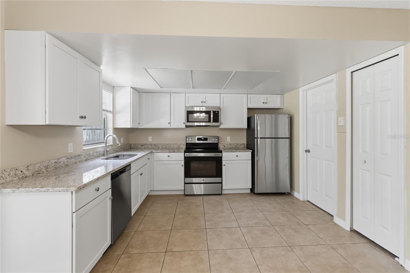 Single Family Residence at 113 LIDO RD, WINTER SPRINGS, photo 9 of 25