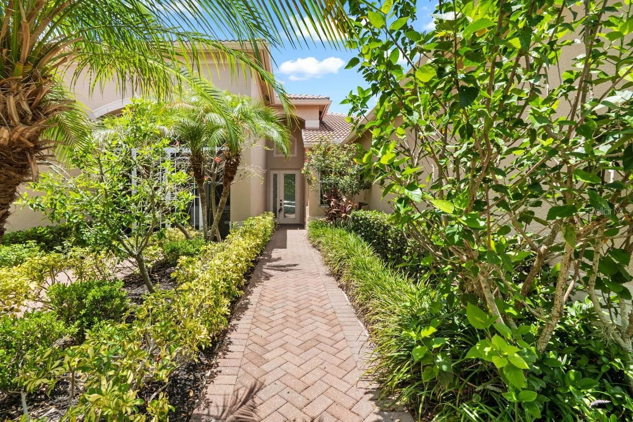 Front Entrance - 15665 AURORA LAKE CIR, WIMAUMA
