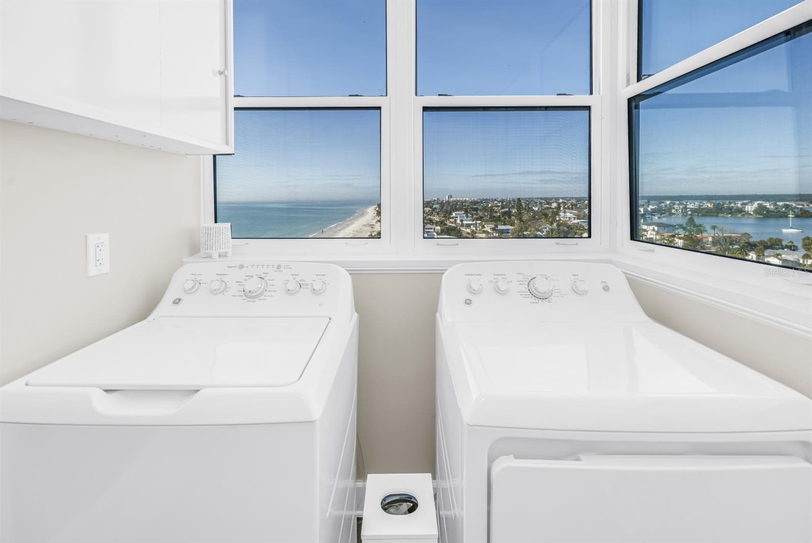 Laundry Room Capturing Wraparound Views - 15462 GULF BLVD #1006, MADEIRA BEACH