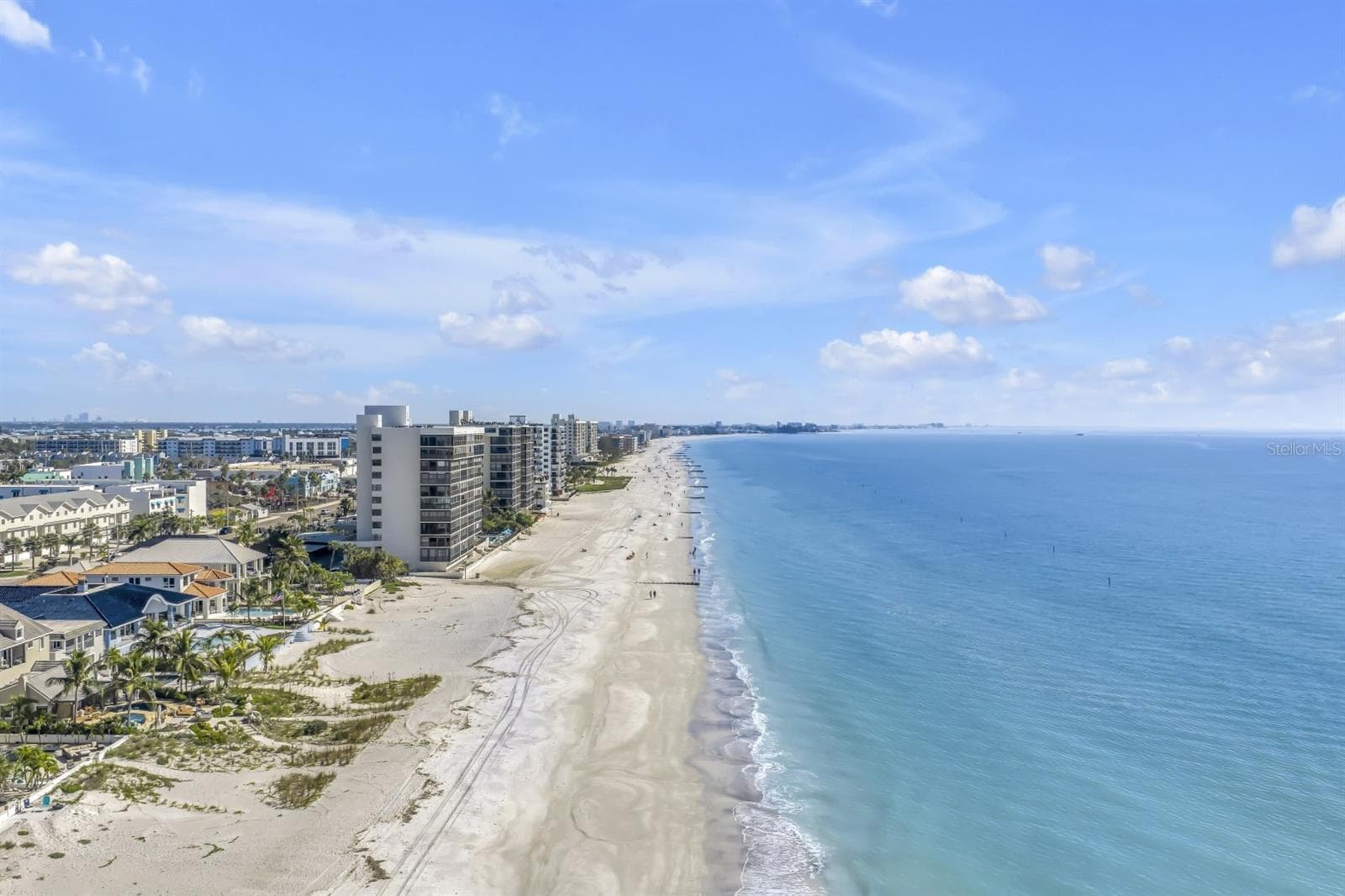 Miles of Endless Sandy Beach - 15462 GULF BLVD #1006, MADEIRA BEACH