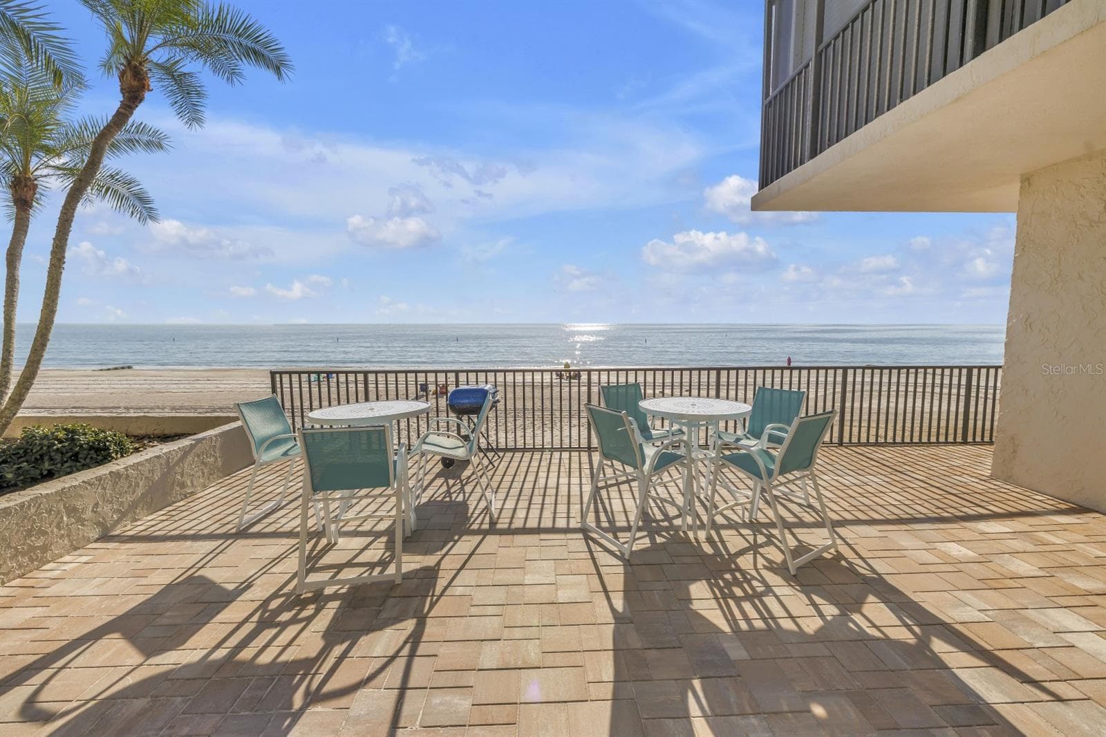 Grill and Lounge Decks - 15462 GULF BLVD #1006, MADEIRA BEACH