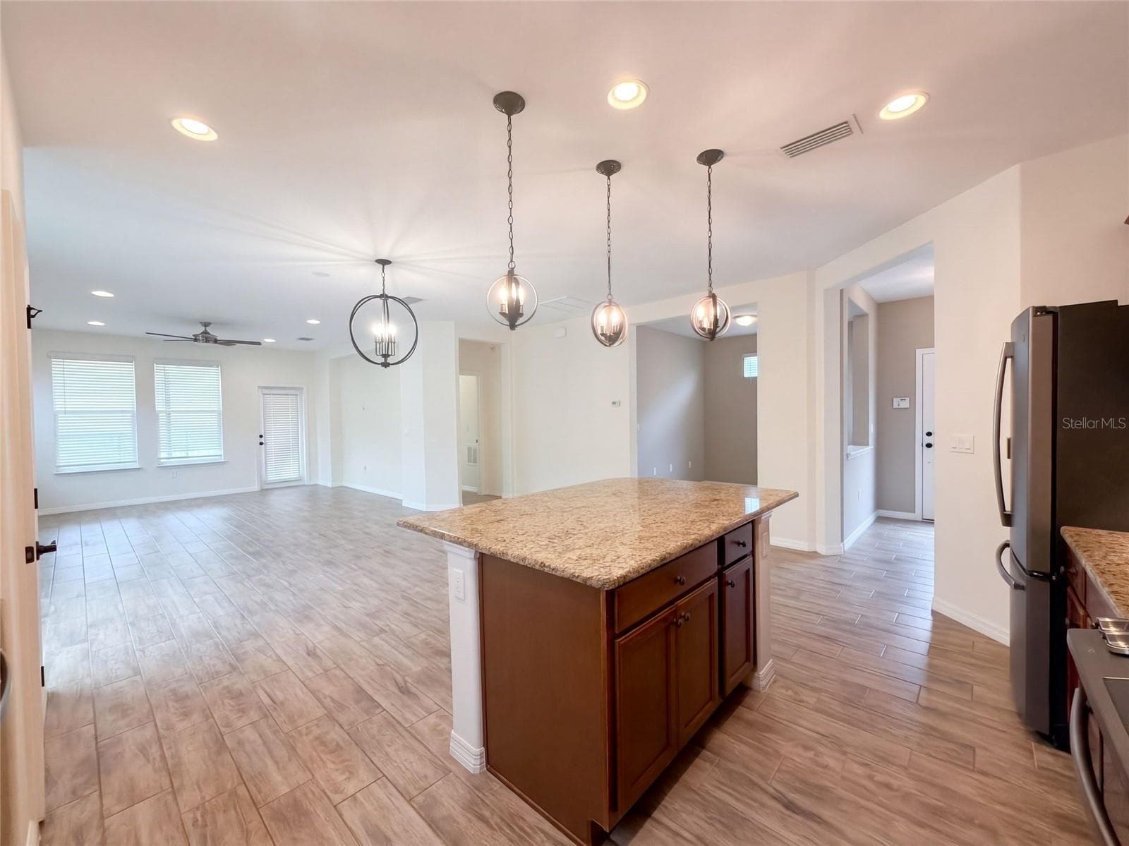 Single Family Residence at 394 ALCOVE DR, GROVELAND, photo 8 of 24