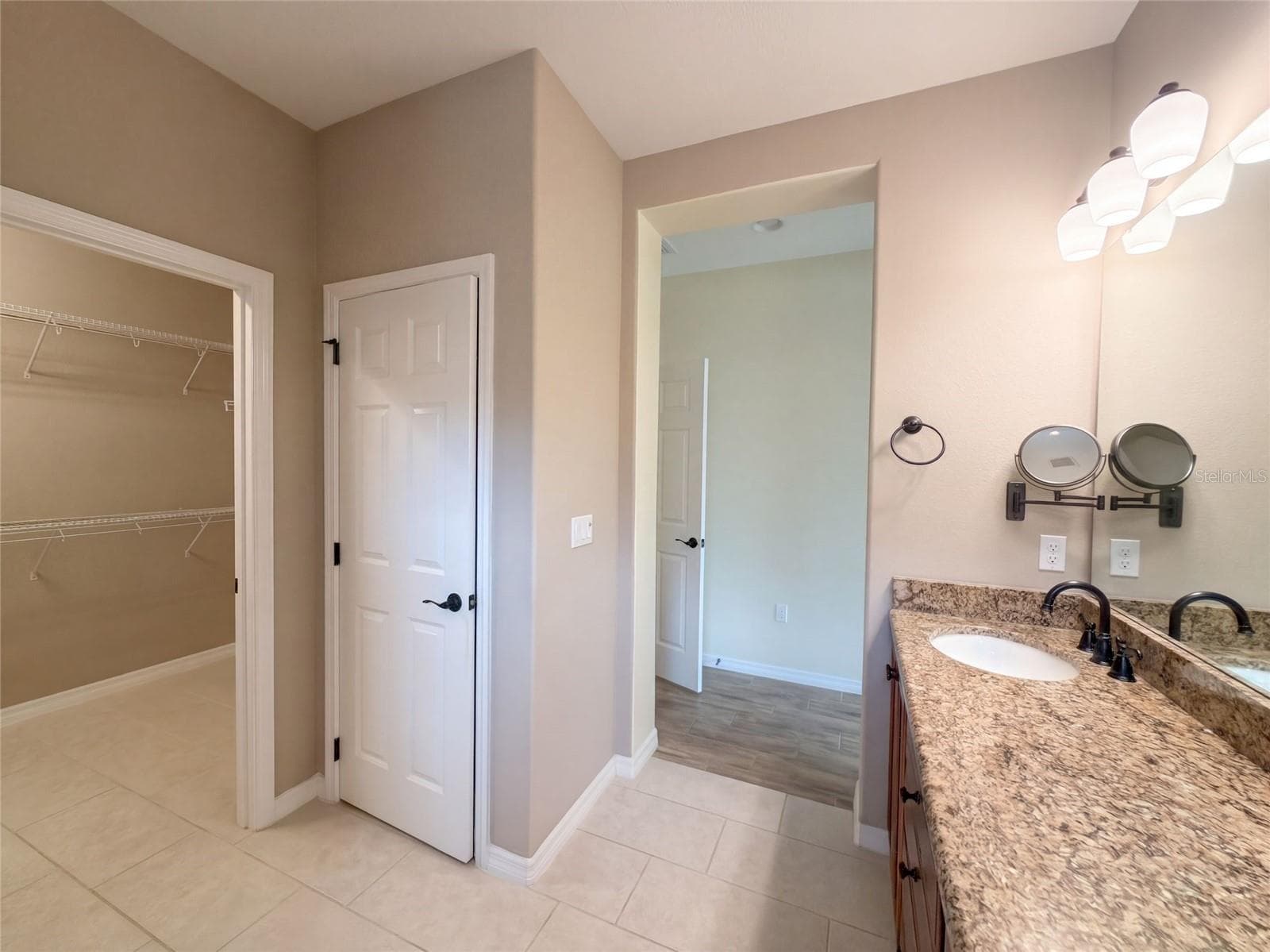 Single Family Residence at 394 ALCOVE DR, GROVELAND, photo 17 of 24