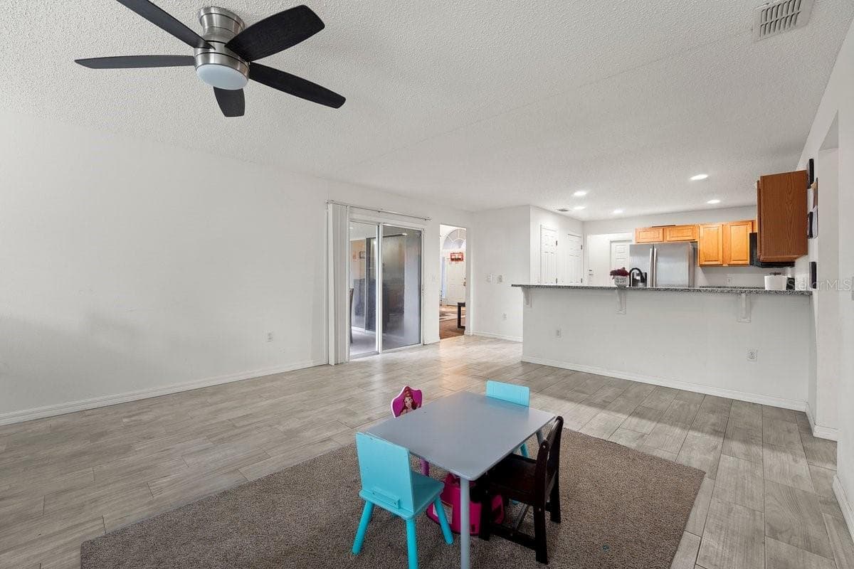 Single Family Residence at 1725 HERNANDO AVE, DELTONA, photo 7 of 31