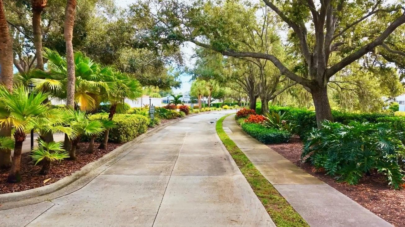 Canopy tree lined streets - 4621 HIDDEN VIEW PL #27, SARASOTA