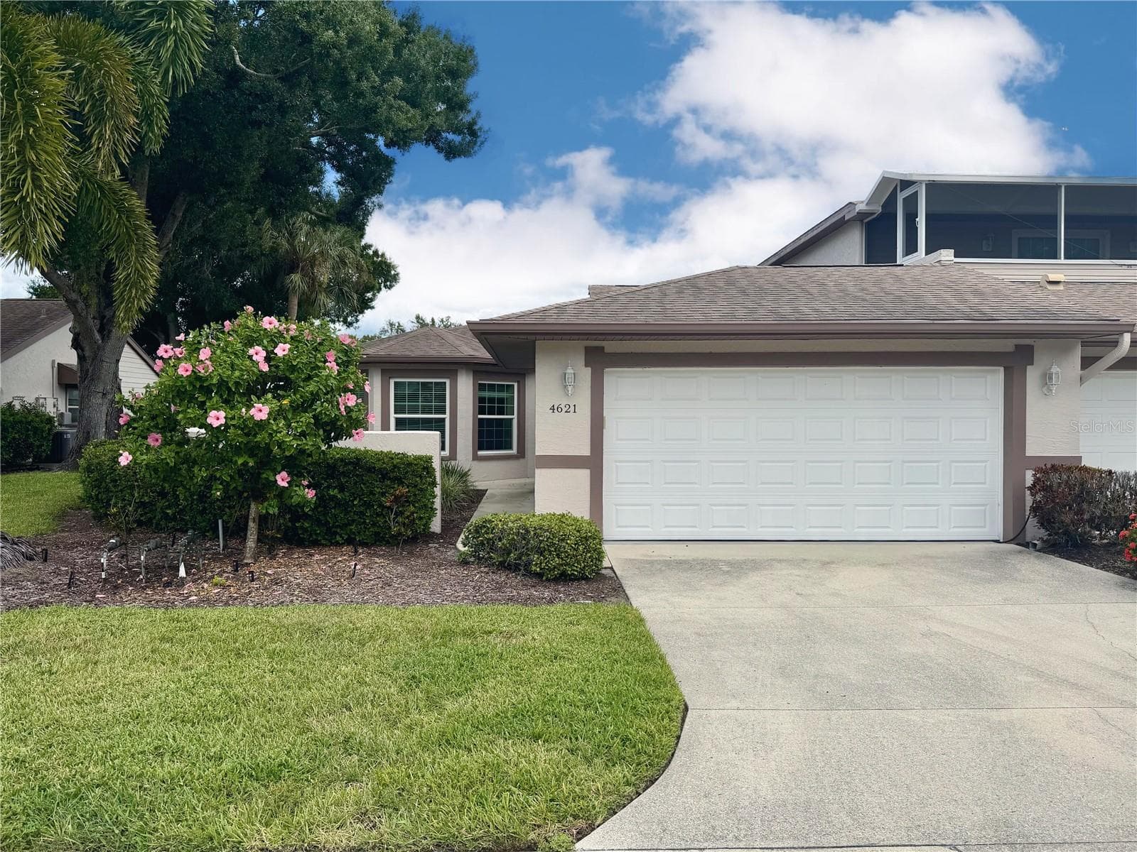 Two car private garage - 4621 HIDDEN VIEW PL #27, SARASOTA