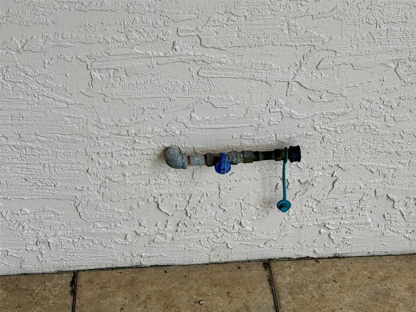 Natural gas piped to lanai for BBQ grill or outdoor kitchen - 4621 HIDDEN VIEW PL #27, SARASOTA