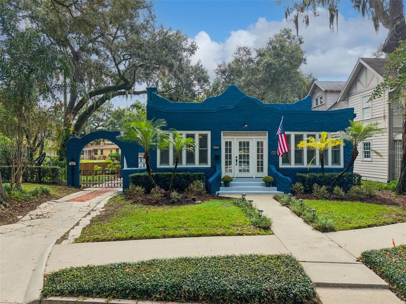 215 S LAWSONA BLVD