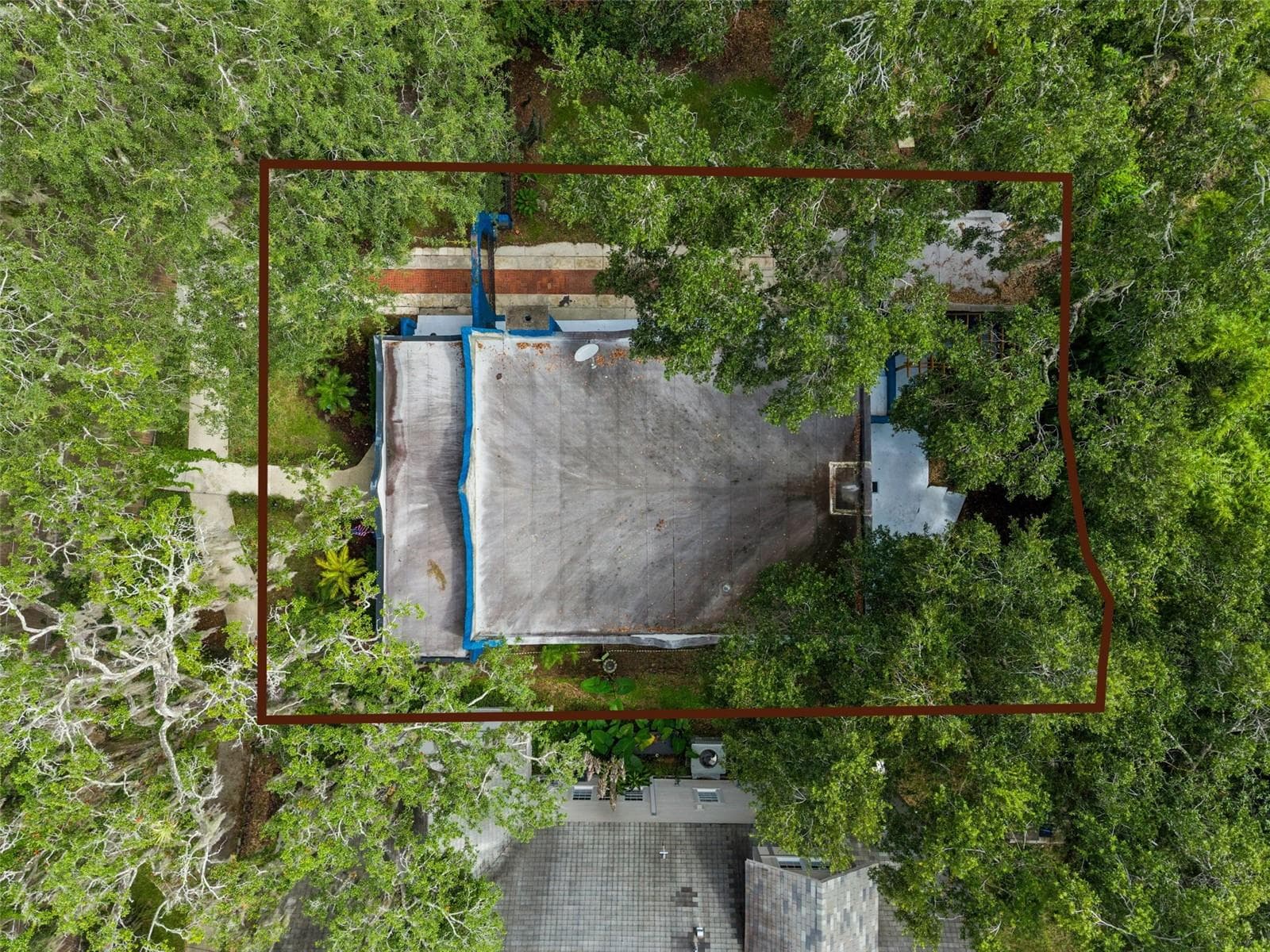 Single Family Residence at 215 S LAWSONA BLVD, ORLANDO, photo 3 of 40