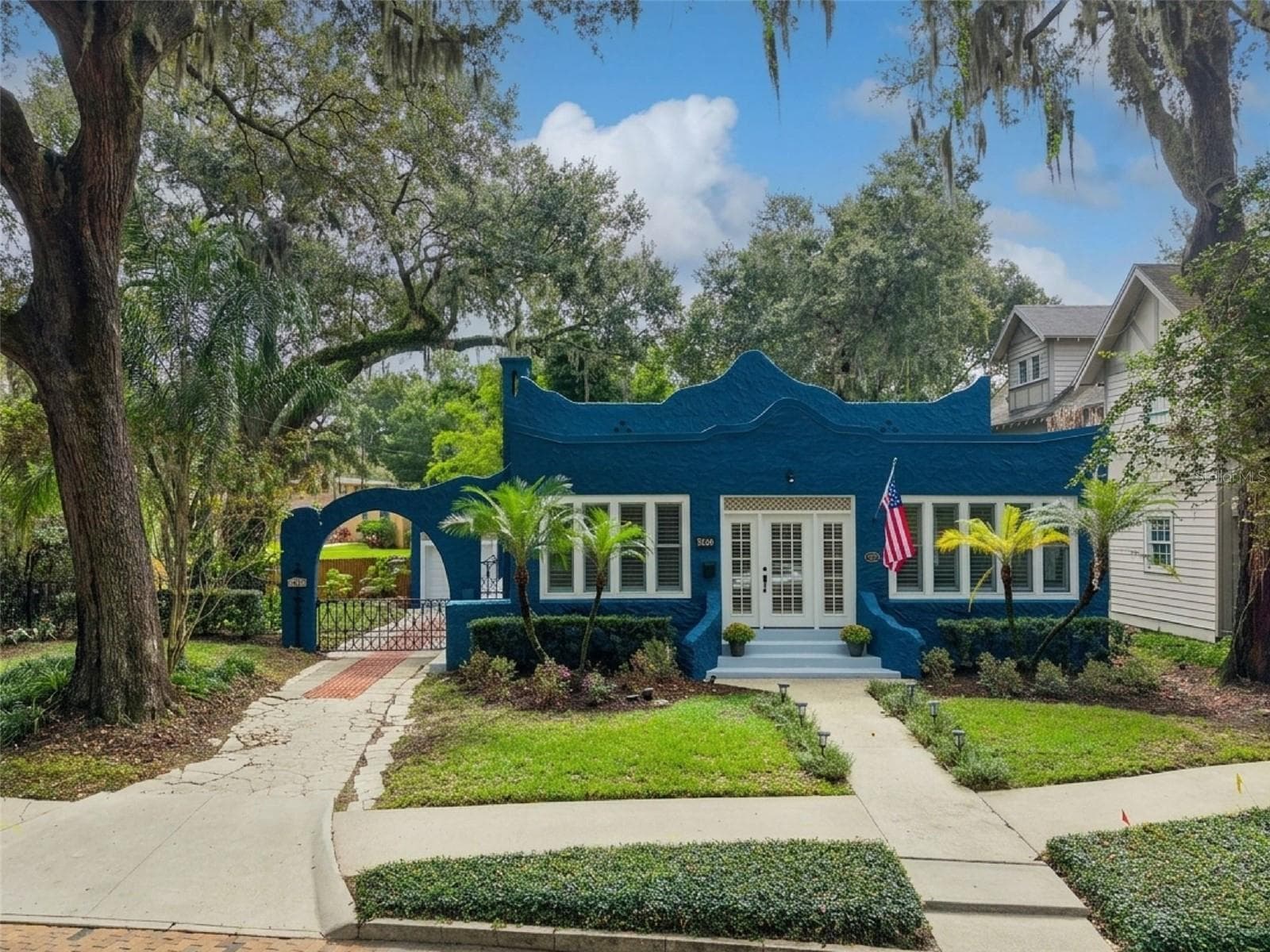 215 S. Lawsona Blvd. Lake Lawsona Historic District - 215 S LAWSONA BLVD, ORLANDO