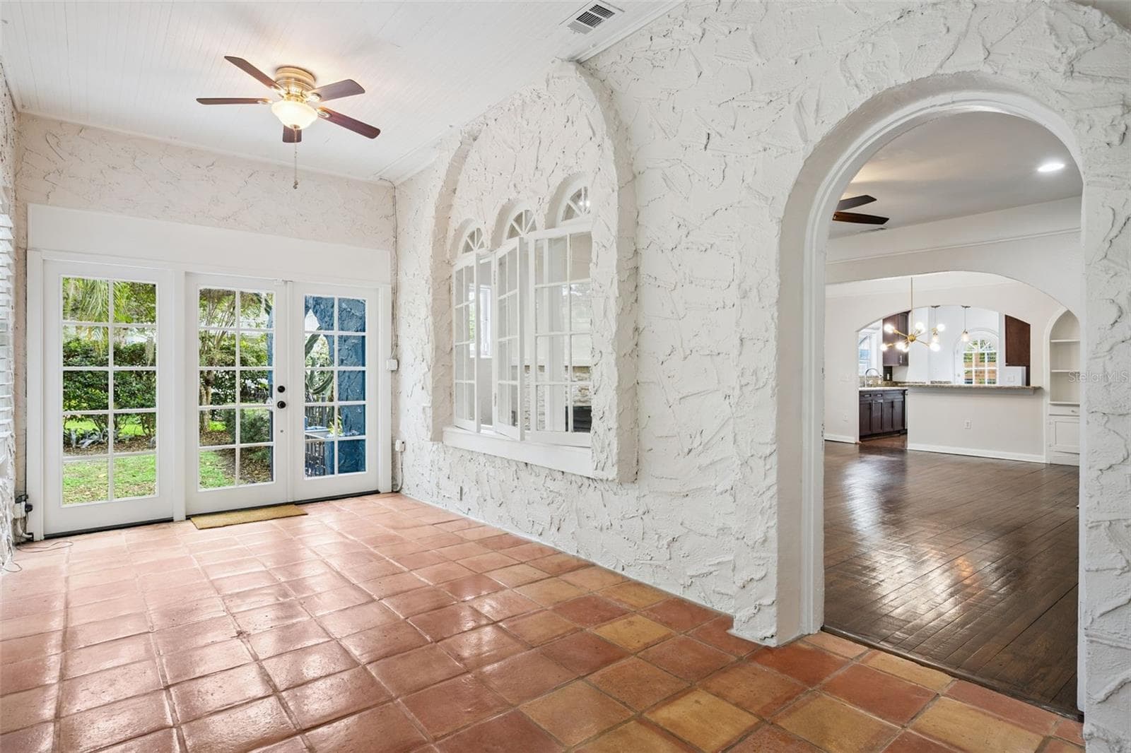 Florida Room - 215 S LAWSONA BLVD, ORLANDO