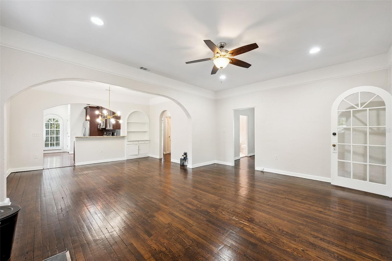 Living Room - 215 S LAWSONA BLVD, ORLANDO