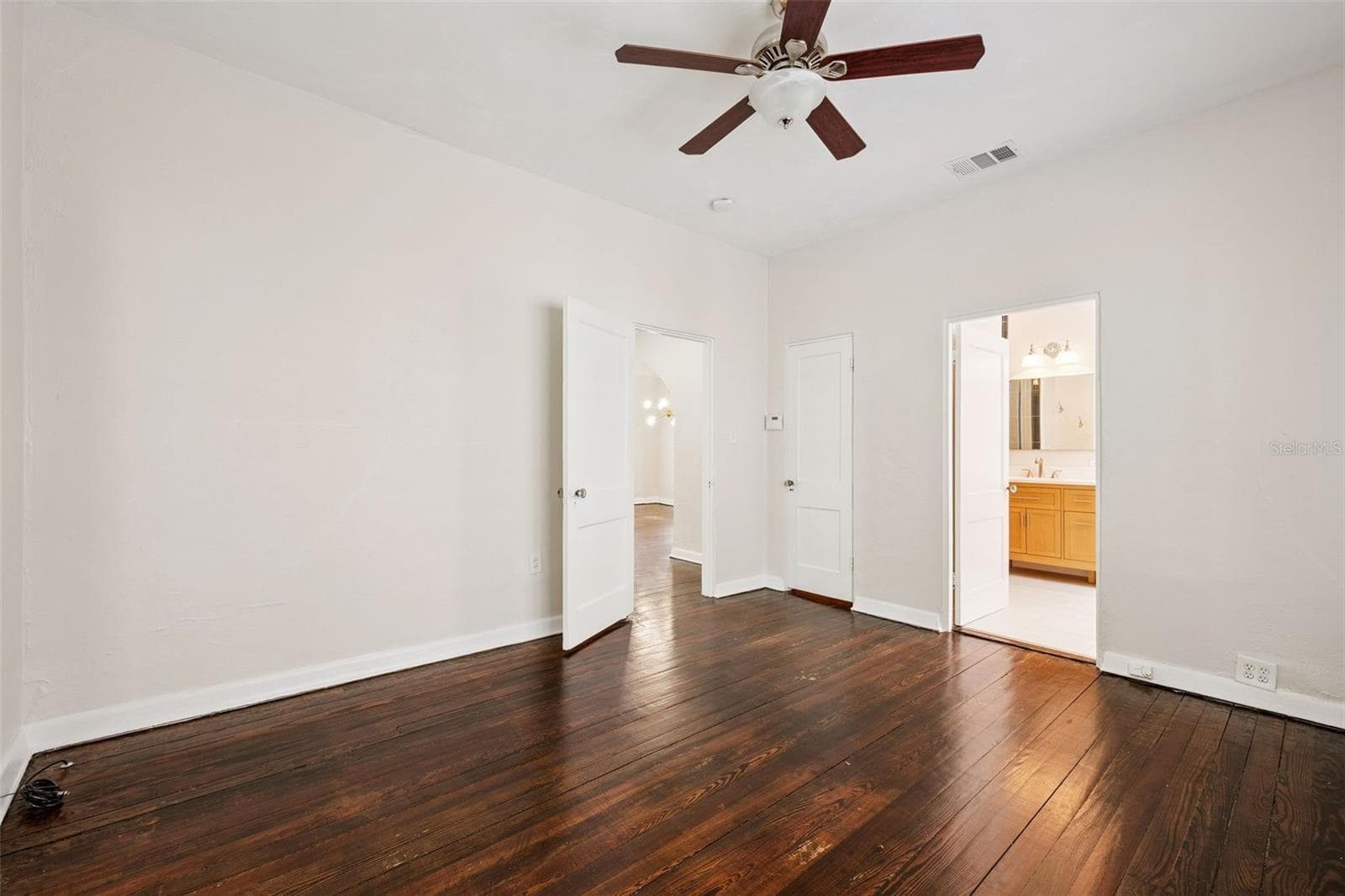 Primary Suite - 215 S LAWSONA BLVD, ORLANDO
