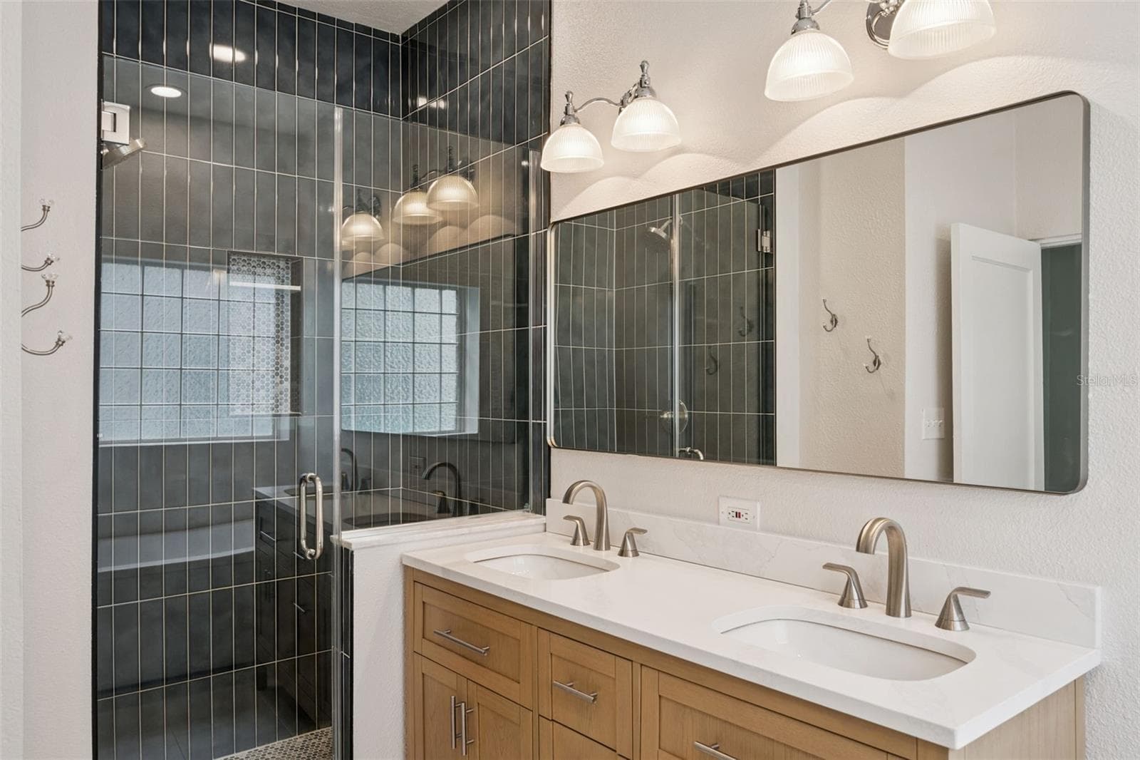 Primary En Suite Bathroom - 215 S LAWSONA BLVD, ORLANDO