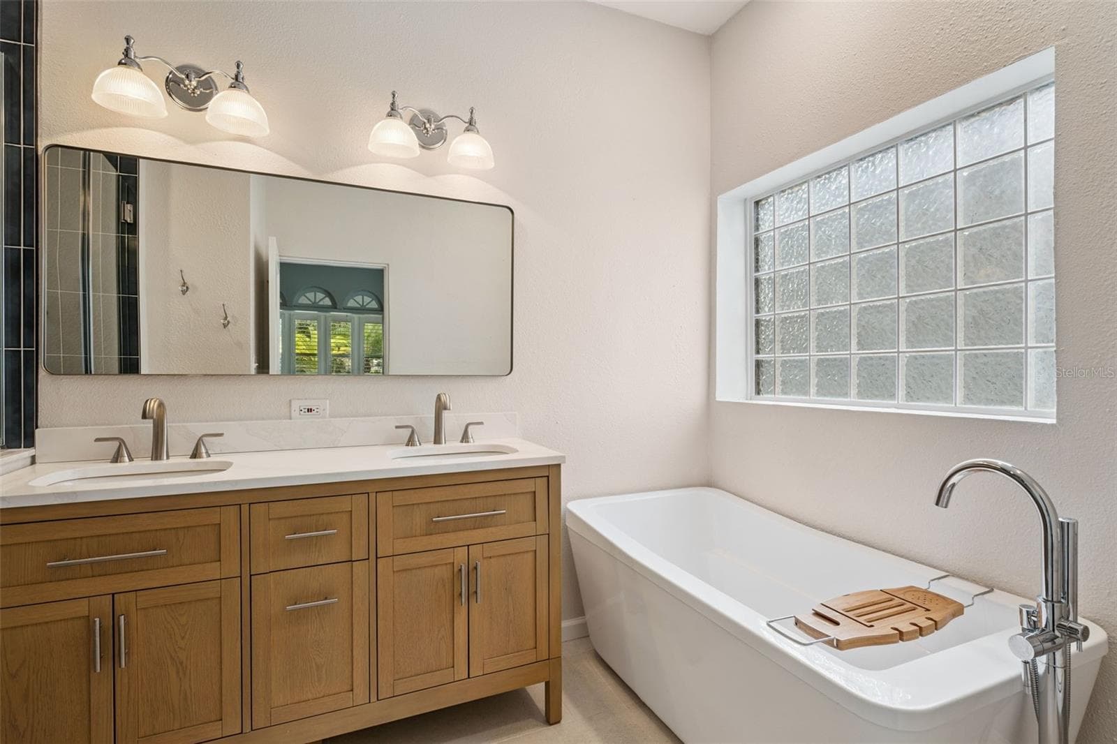 Primary En Suite Bathroom - 215 S LAWSONA BLVD, ORLANDO