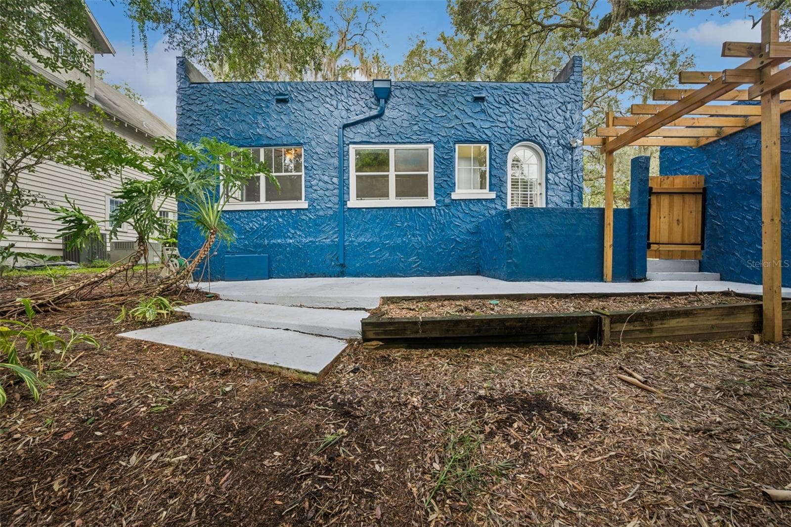 Rear Exterior - 215 S LAWSONA BLVD, ORLANDO