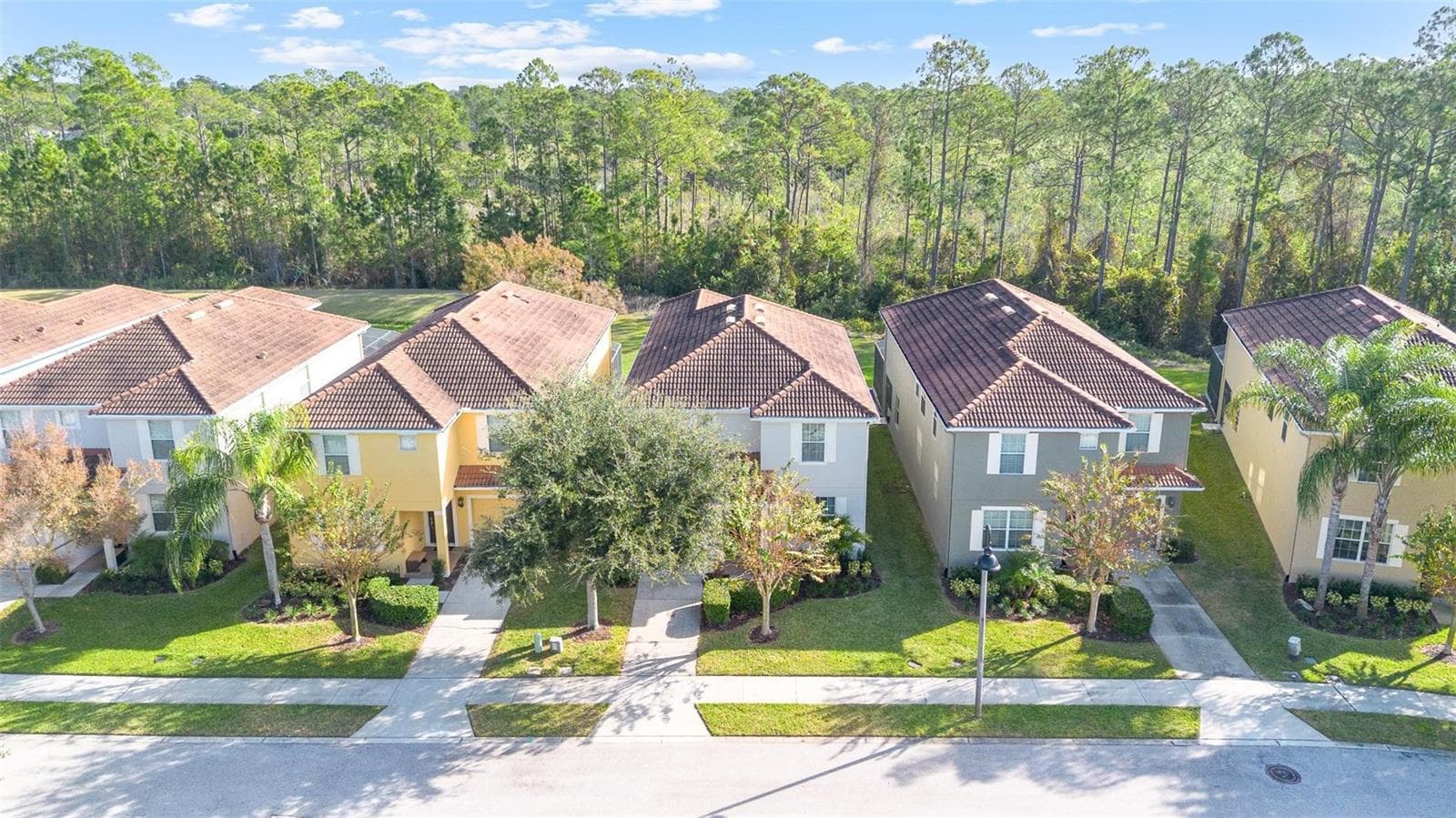 Single Family Residence at 2985 BUCCANEER PALM RD, KISSIMMEE, photo 3 of 47
