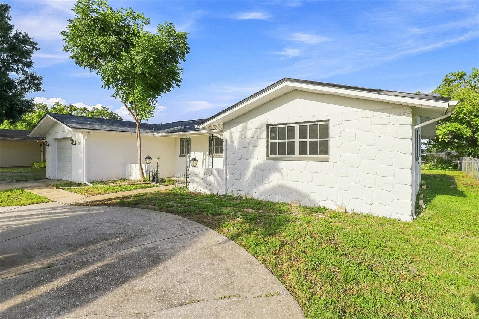 Single Family Residence at 10121 OLEANDER DR, PORT RICHEY, photo 2 of 21