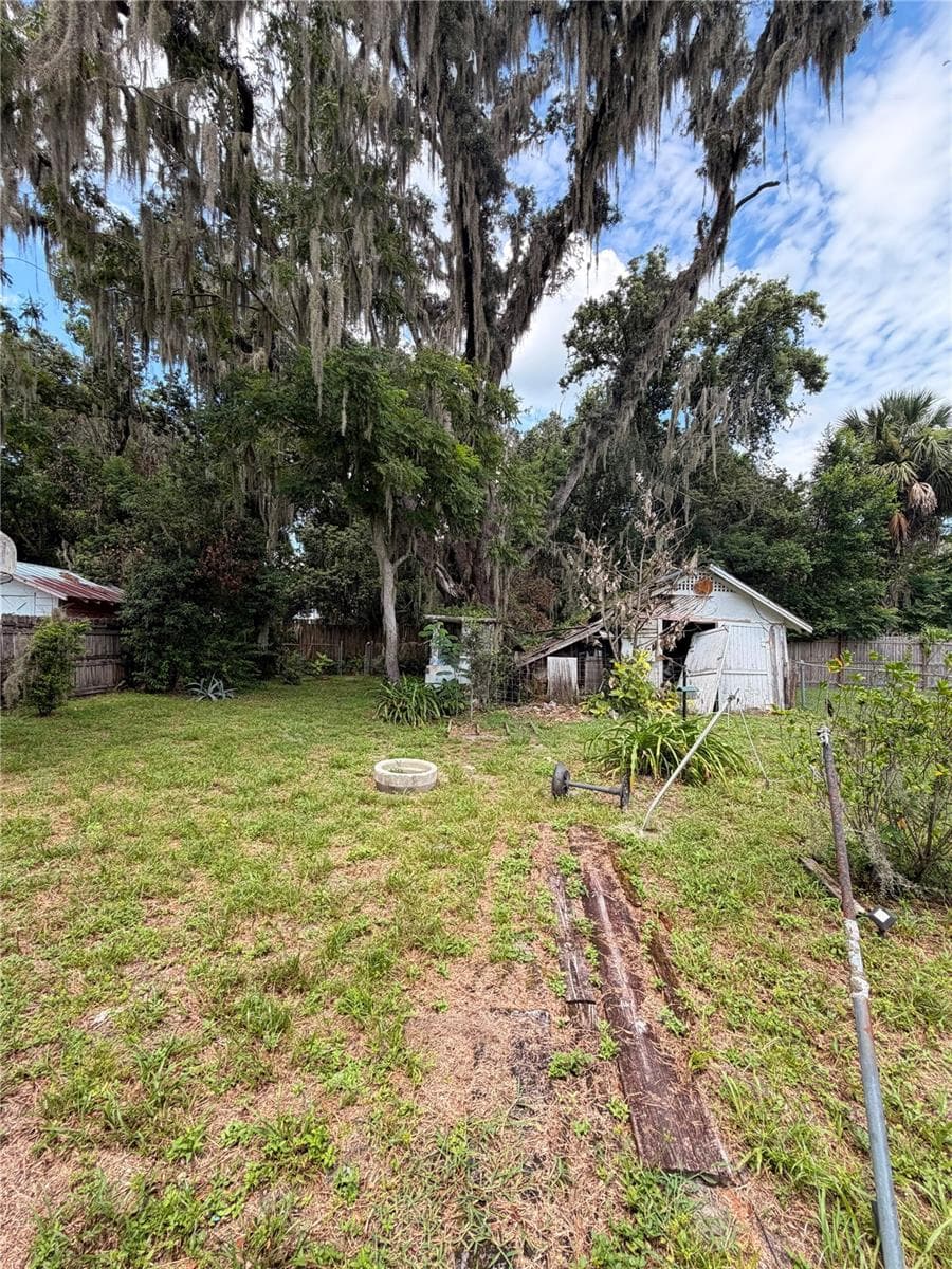 Single Family Residence at 613 W MINNESOTA AVE, DELAND, photo 4 of 8