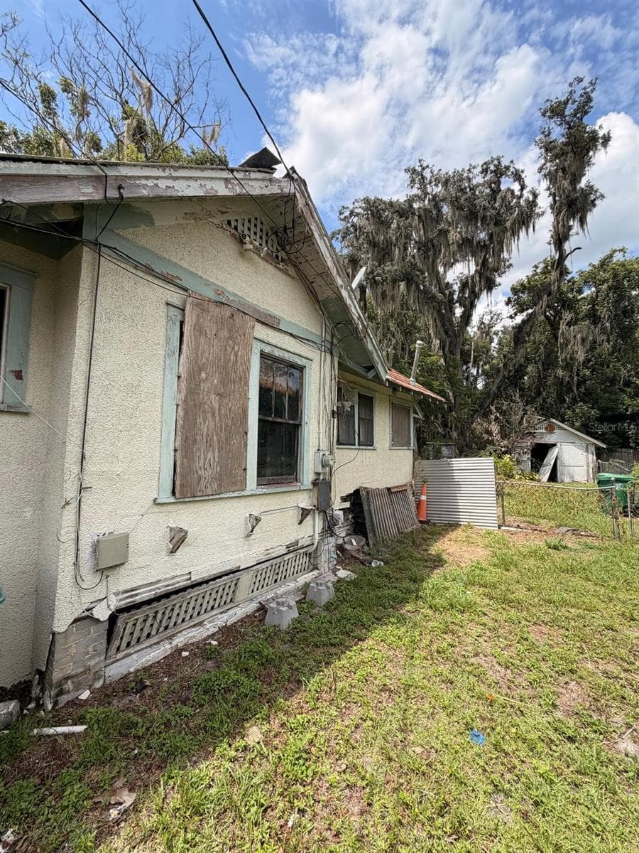 Single Family Residence at 613 W MINNESOTA AVE, DELAND, photo 8 of 8