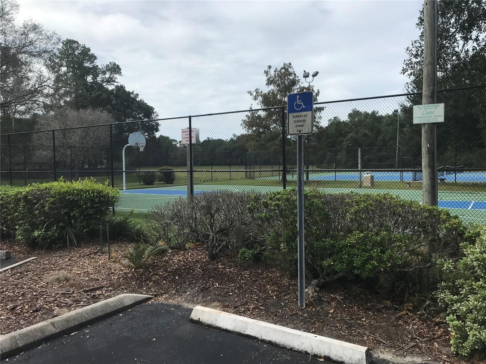 Basketball and tennis courts - 4328 NW 36TH TER, GAINESVILLE