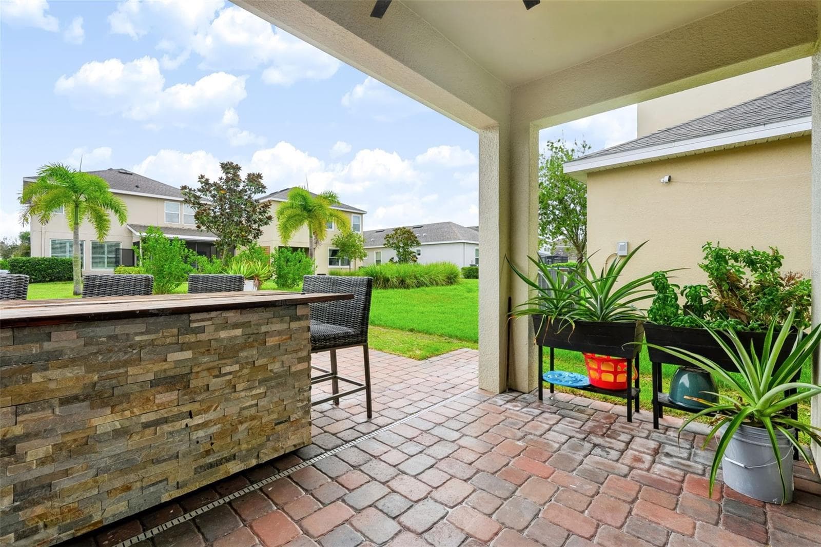 Single Family Residence at 6118 VOYAGERS PL, APOLLO BEACH, photo 2 of 46