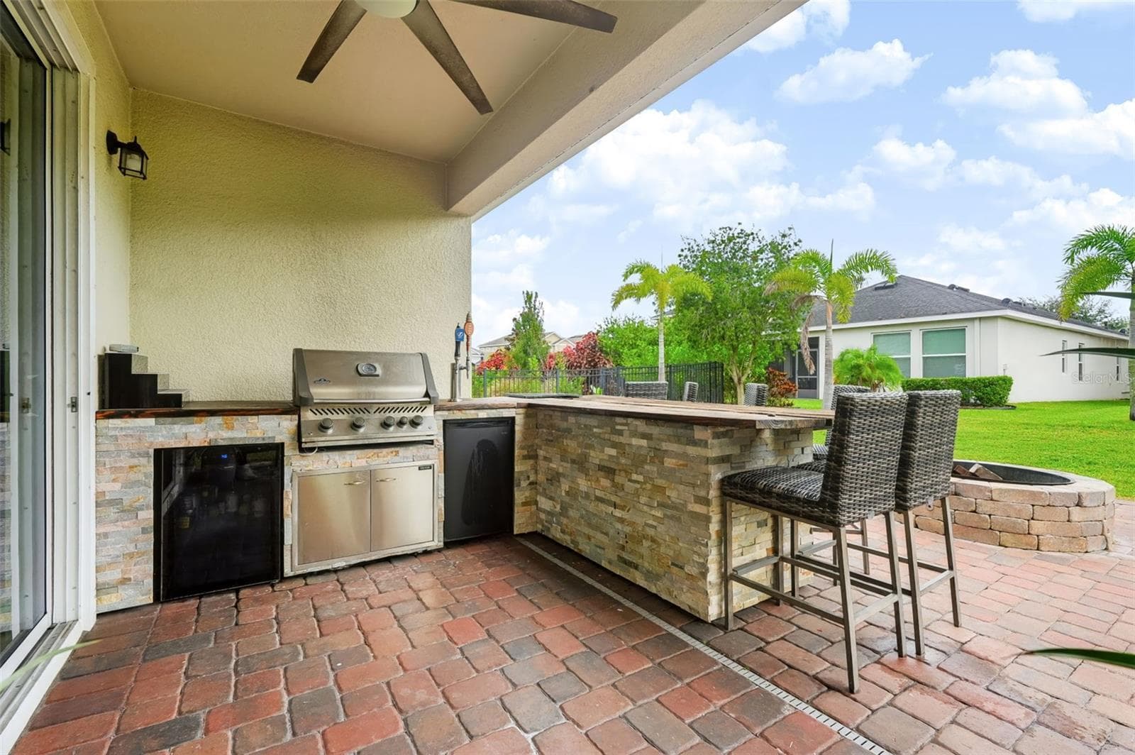 Single Family Residence at 6118 VOYAGERS PL, APOLLO BEACH, photo 3 of 46